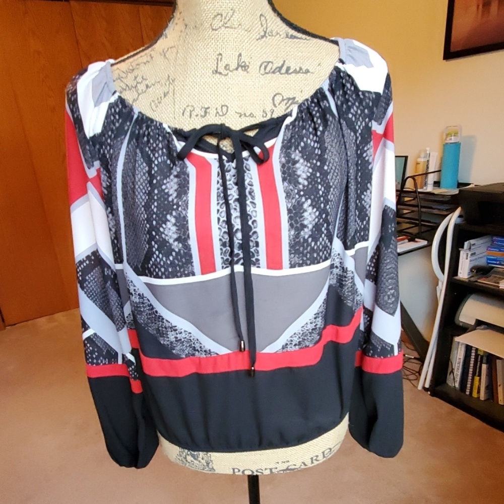 XOXO size Small polyester blouse